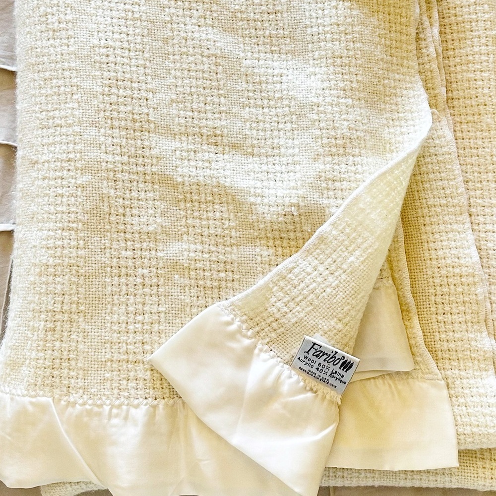 Vintage Faribo Wool & Acrylic Blanket Ivory Satin Trim Twin